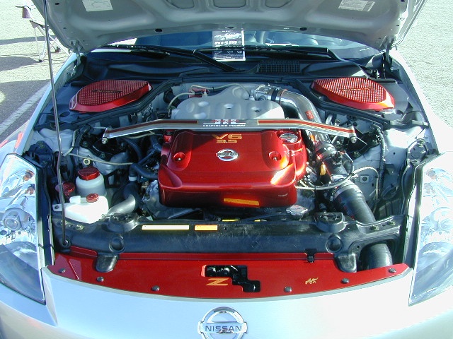 Z33 engine bay